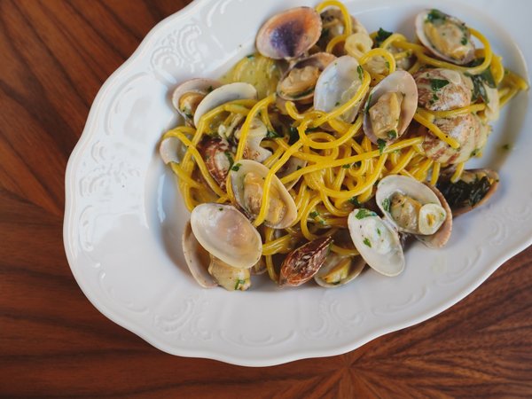 Scialatielli ai frutti di mare with clams, a home-style dish served at La Lanterna in Sorrento.